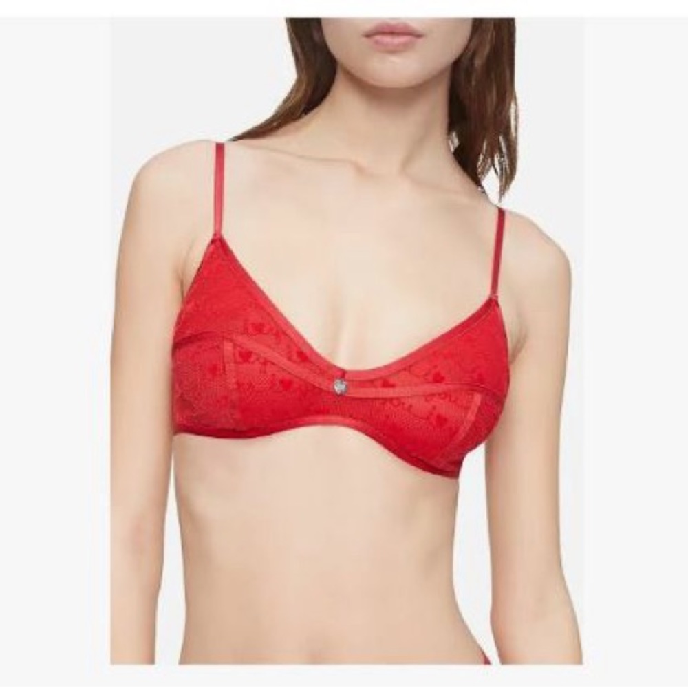 NWT CALVIN KLEIN Unlined Triangle Red Heart Lace Bralette Medium